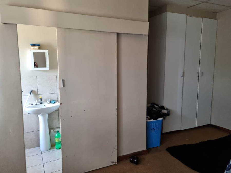 1 Bedroom Property for Sale in Willows Free State